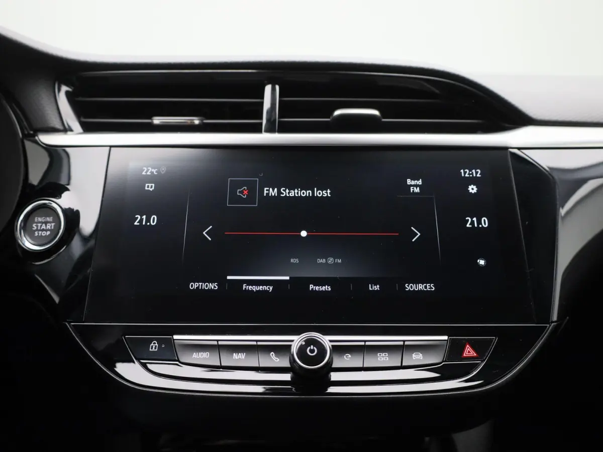 Elegance | APPLE CARPLAY | ANDROID AUTO | ACHTERUITRIJCAMERA | VIRTUAL COCKPIT | CLIMATE CONTROL | CRUISE CONTROL | VERLICHTING AUTOMATISCH | LED VERLICHTING | NAVIGATIE |