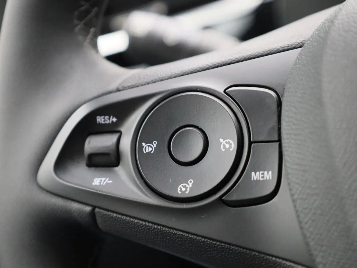Elegance | APPLE CARPLAY | ANDROID AUTO | ACHTERUITRIJCAMERA | VIRTUAL COCKPIT | CLIMATE CONTROL | CRUISE CONTROL | VERLICHTING AUTOMATISCH | LED VERLICHTING | NAVIGATIE |