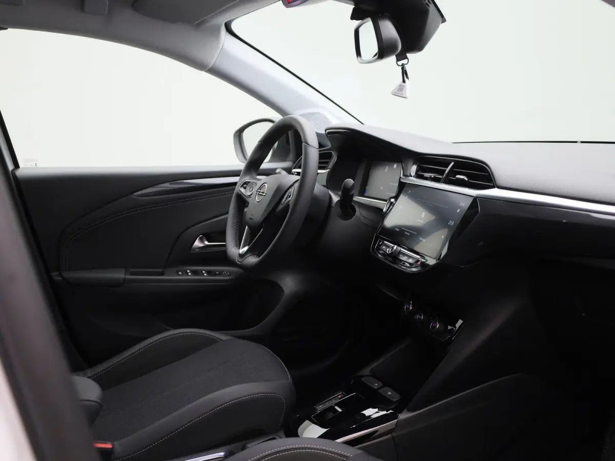 Elegance | APPLE CARPLAY | ANDROID AUTO | ACHTERUITRIJCAMERA | VIRTUAL COCKPIT | CLIMATE CONTROL | CRUISE CONTROL | VERLICHTING AUTOMATISCH | LED VERLICHTING | NAVIGATIE |