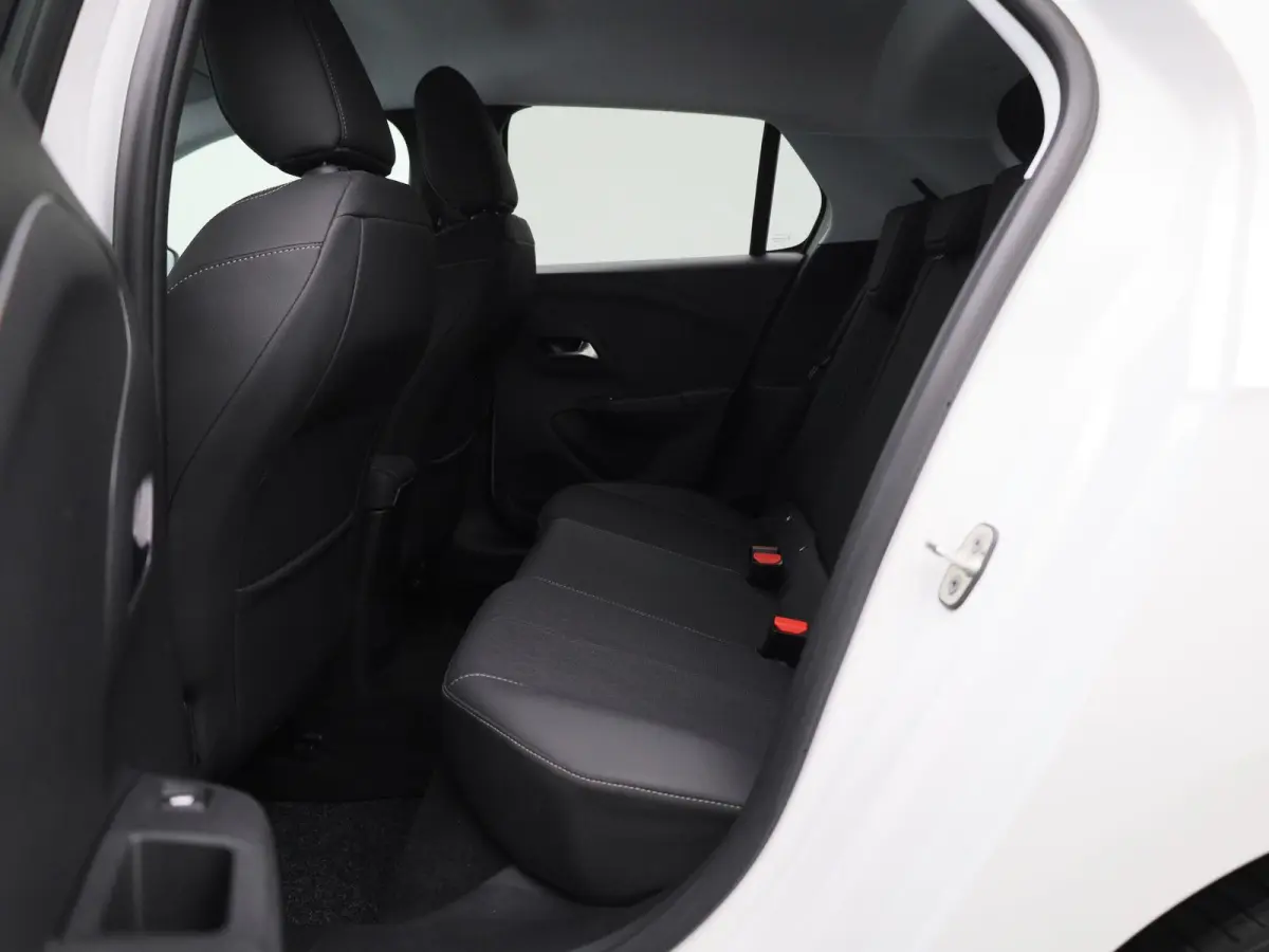 Elegance | APPLE CARPLAY | ANDROID AUTO | ACHTERUITRIJCAMERA | VIRTUAL COCKPIT | CLIMATE CONTROL | CRUISE CONTROL | VERLICHTING AUTOMATISCH | LED VERLICHTING | NAVIGATIE |