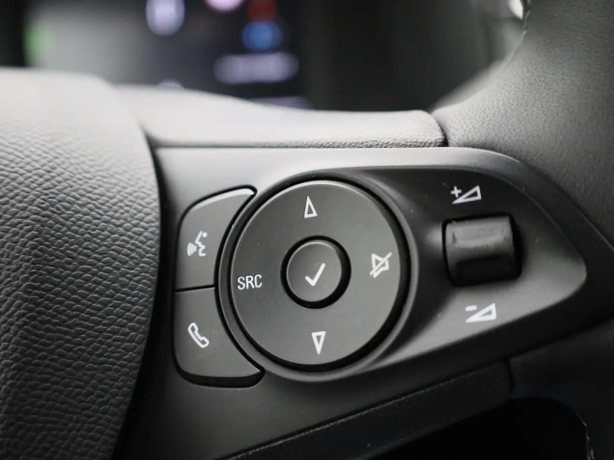 Elegance | APPLE CARPLAY | ANDROID AUTO | ACHTERUITRIJCAMERA | VIRTUAL COCKPIT | CLIMATE CONTROL | CRUISE CONTROL | VERLICHTING AUTOMATISCH | LED VERLICHTING | NAVIGATIE |