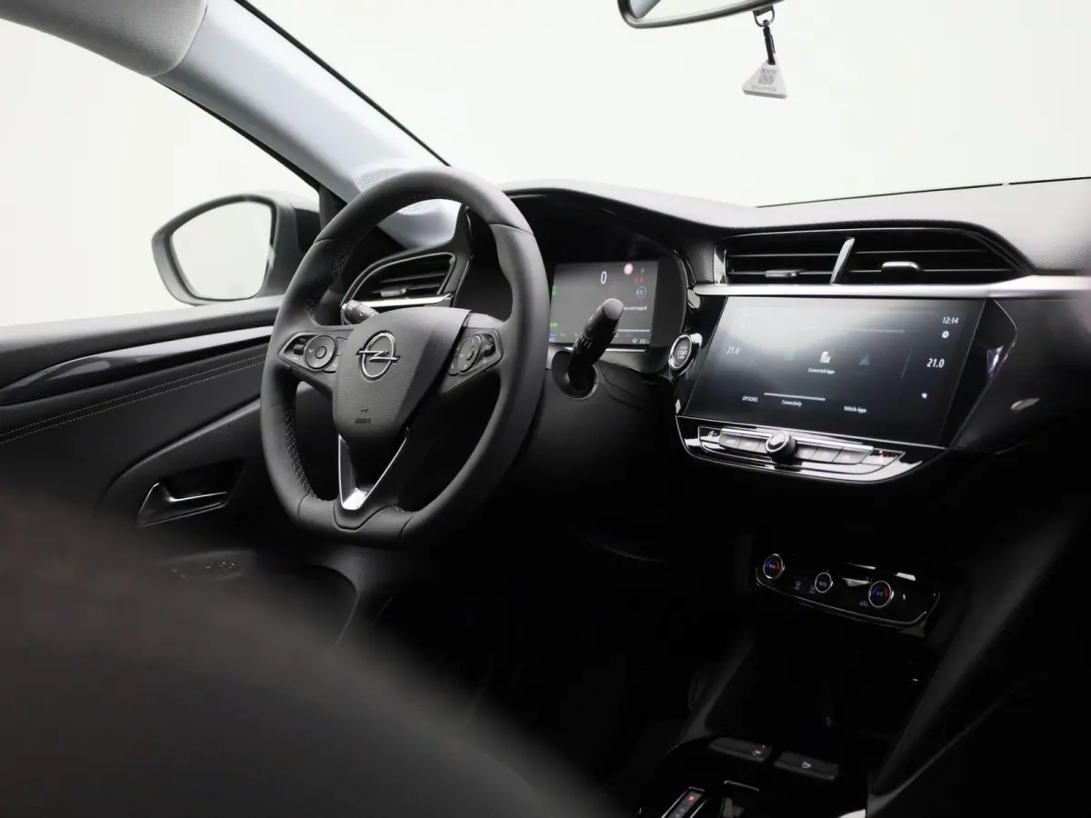 Elegance | APPLE CARPLAY | ANDROID AUTO | ACHTERUITRIJCAMERA | VIRTUAL COCKPIT | CLIMATE CONTROL | CRUISE CONTROL | VERLICHTING AUTOMATISCH | LED VERLICHTING | NAVIGATIE |