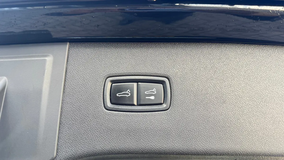 3.0 E-HYBRID 469PK / NAVI / LEDER / CLIMA / LED-MATRIX / 1E EIGENAAR / ORG. NL / BTW AUTO / PANO. DAK / 22" LMV / SOFT-CLOSE / SPORT CHRONO / BOSE / ACHTERASBESTURING / RACE-TEX CARBON STUUR