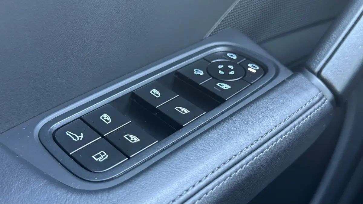 3.0 E-HYBRID 469PK / NAVI / LEDER / CLIMA / LED-MATRIX / 1E EIGENAAR / ORG. NL / BTW AUTO / PANO. DAK / 22" LMV / SOFT-CLOSE / SPORT CHRONO / BOSE / ACHTERASBESTURING / RACE-TEX CARBON STUUR