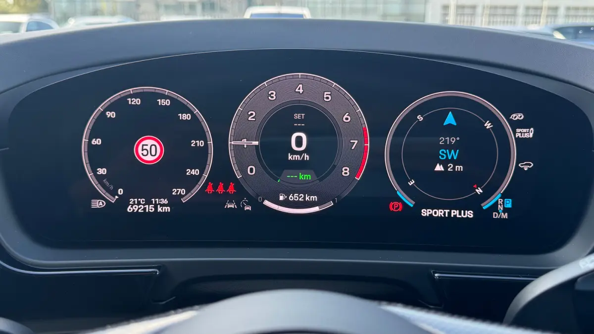 3.0 E-HYBRID 469PK / NAVI / LEDER / CLIMA / LED-MATRIX / 1E EIGENAAR / ORG. NL / BTW AUTO / PANO. DAK / 22" LMV / SOFT-CLOSE / SPORT CHRONO / BOSE / ACHTERASBESTURING / RACE-TEX CARBON STUUR
