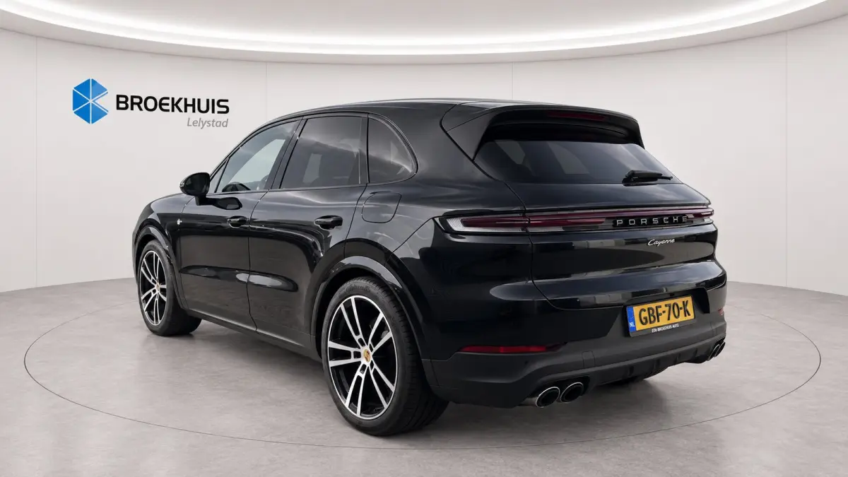 3.0 E-HYBRID 469PK / NAVI / LEDER / CLIMA / LED-MATRIX / 1E EIGENAAR / ORG. NL / BTW AUTO / PANO. DAK / 22" LMV / SOFT-CLOSE / SPORT CHRONO / BOSE / ACHTERASBESTURING / RACE-TEX CARBON STUUR