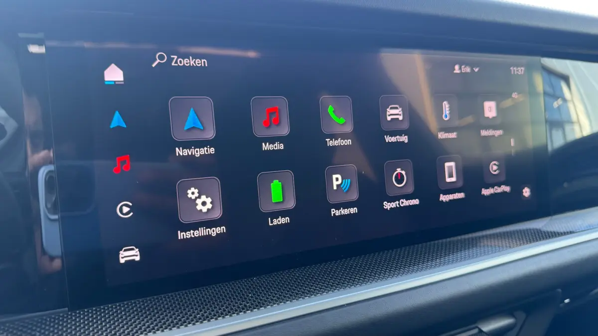 3.0 E-HYBRID 469PK / NAVI / LEDER / CLIMA / LED-MATRIX / 1E EIGENAAR / ORG. NL / BTW AUTO / PANO. DAK / 22" LMV / SOFT-CLOSE / SPORT CHRONO / BOSE / ACHTERASBESTURING / RACE-TEX CARBON STUUR
