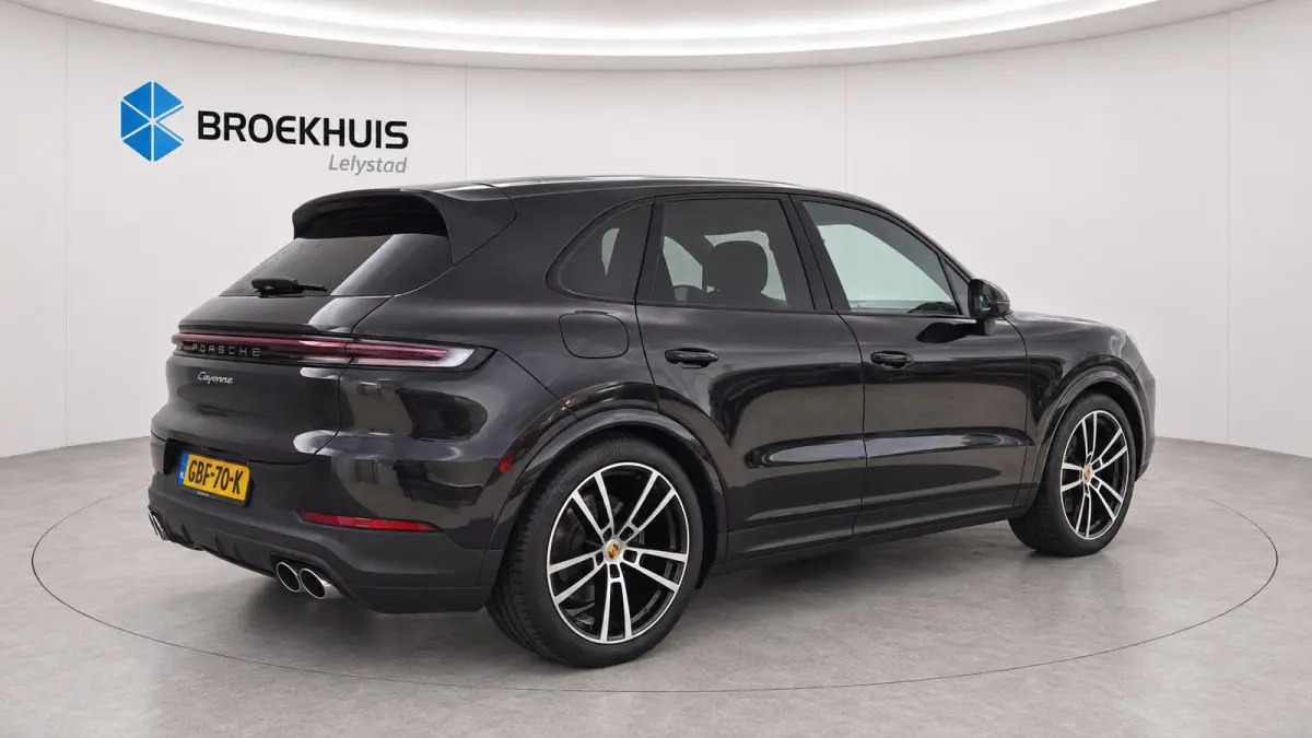 3.0 E-HYBRID 469PK / NAVI / LEDER / CLIMA / LED-MATRIX / 1E EIGENAAR / ORG. NL / BTW AUTO / PANO. DAK / 22" LMV / SOFT-CLOSE / SPORT CHRONO / BOSE / ACHTERASBESTURING / RACE-TEX CARBON STUUR