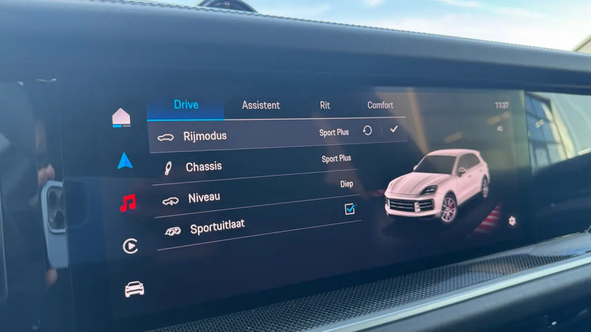 3.0 E-HYBRID 469PK / NAVI / LEDER / CLIMA / LED-MATRIX / 1E EIGENAAR / ORG. NL / BTW AUTO / PANO. DAK / 22" LMV / SOFT-CLOSE / SPORT CHRONO / BOSE / ACHTERASBESTURING / RACE-TEX CARBON STUUR