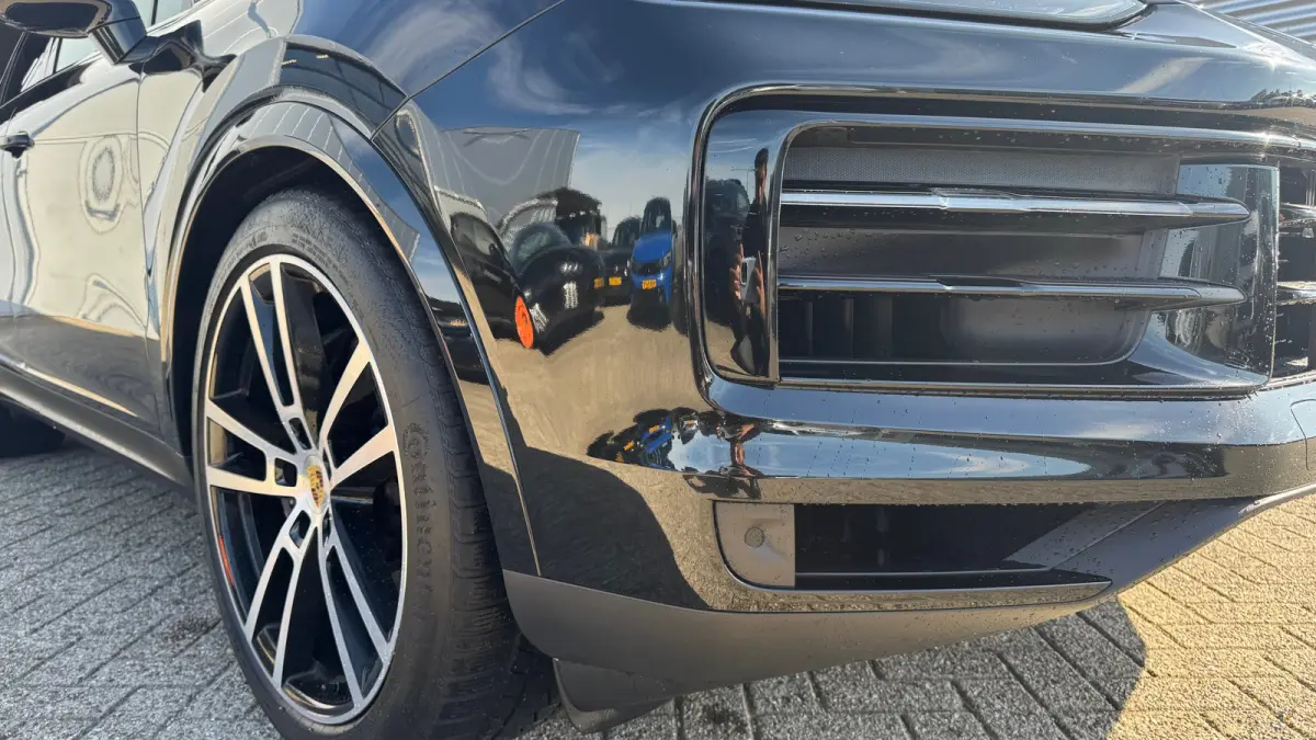 3.0 E-HYBRID 469PK / NAVI / LEDER / CLIMA / LED-MATRIX / 1E EIGENAAR / ORG. NL / BTW AUTO / PANO. DAK / 22" LMV / SOFT-CLOSE / SPORT CHRONO / BOSE / ACHTERASBESTURING / RACE-TEX CARBON STUUR