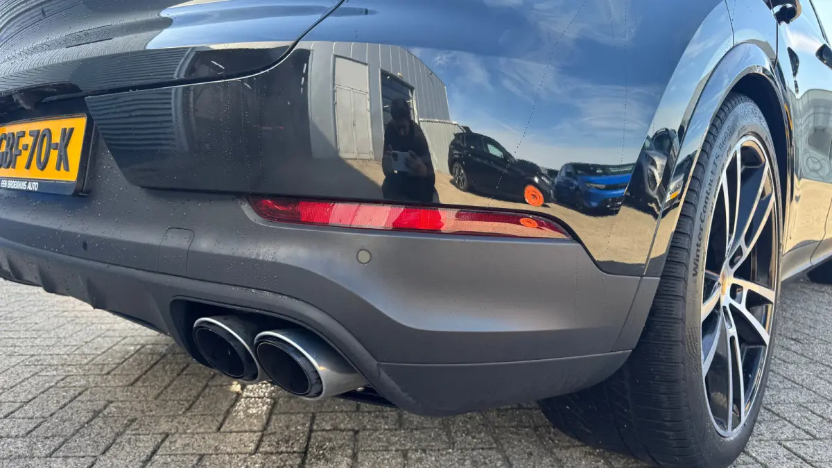 3.0 E-HYBRID 469PK / NAVI / LEDER / CLIMA / LED-MATRIX / 1E EIGENAAR / ORG. NL / BTW AUTO / PANO. DAK / 22" LMV / SOFT-CLOSE / SPORT CHRONO / BOSE / ACHTERASBESTURING / RACE-TEX CARBON STUUR