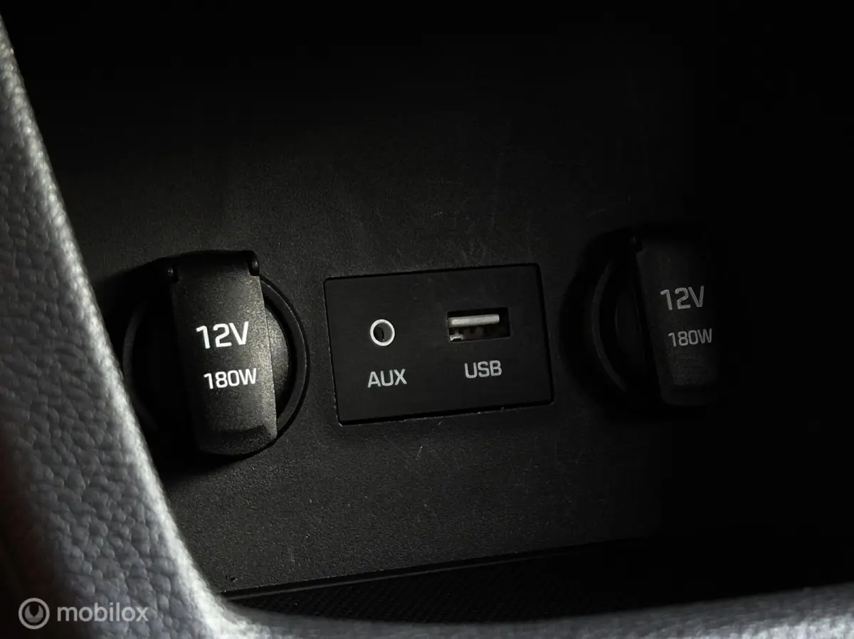 1.0 T-GDI COMFORT/CAMERA/TREKHAAK/LED/15''LMV/CLIMATE/CARPLAY