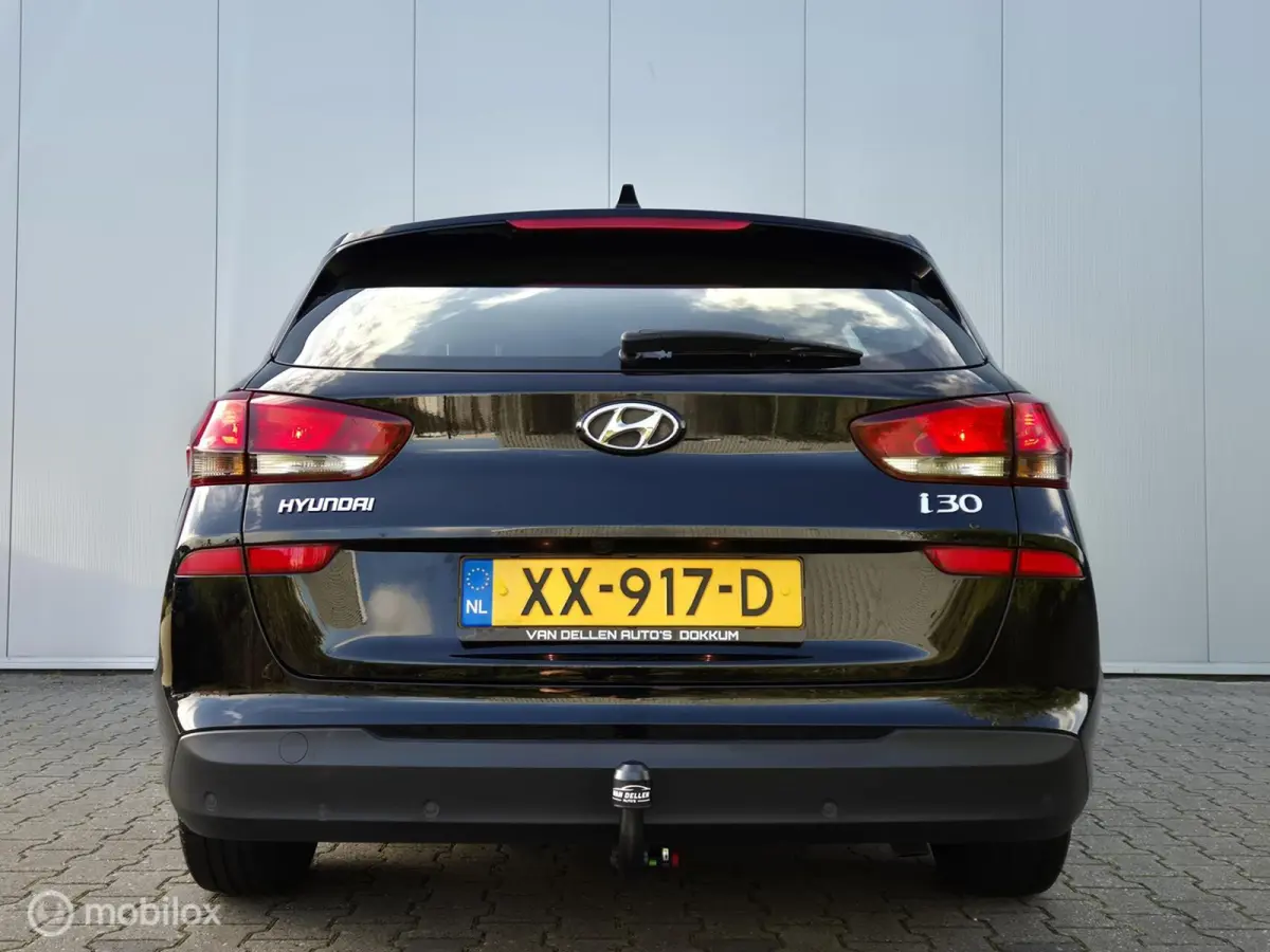 1.0 T-GDI COMFORT/CAMERA/TREKHAAK/LED/15''LMV/CLIMATE/CARPLAY
