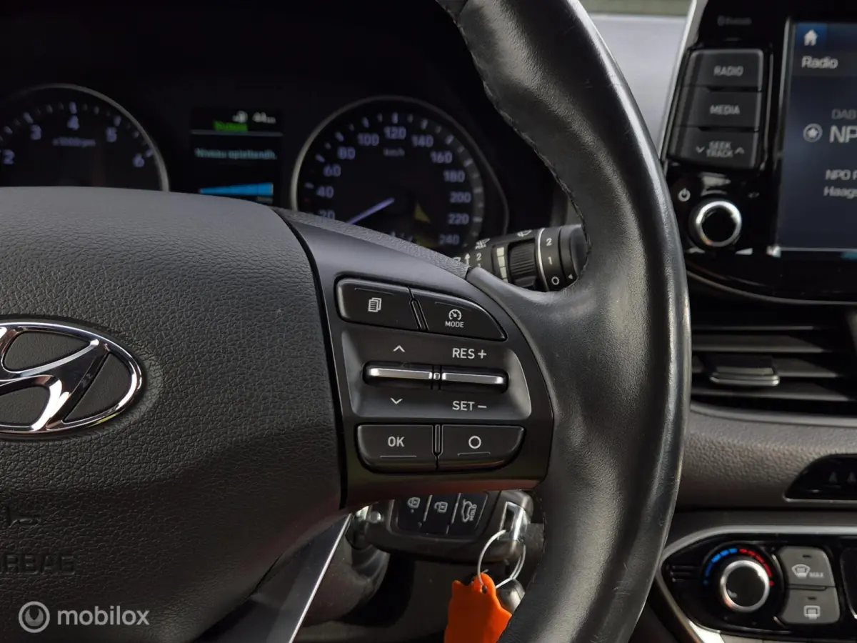 1.0 T-GDI COMFORT/CAMERA/TREKHAAK/LED/15''LMV/CLIMATE/CARPLAY