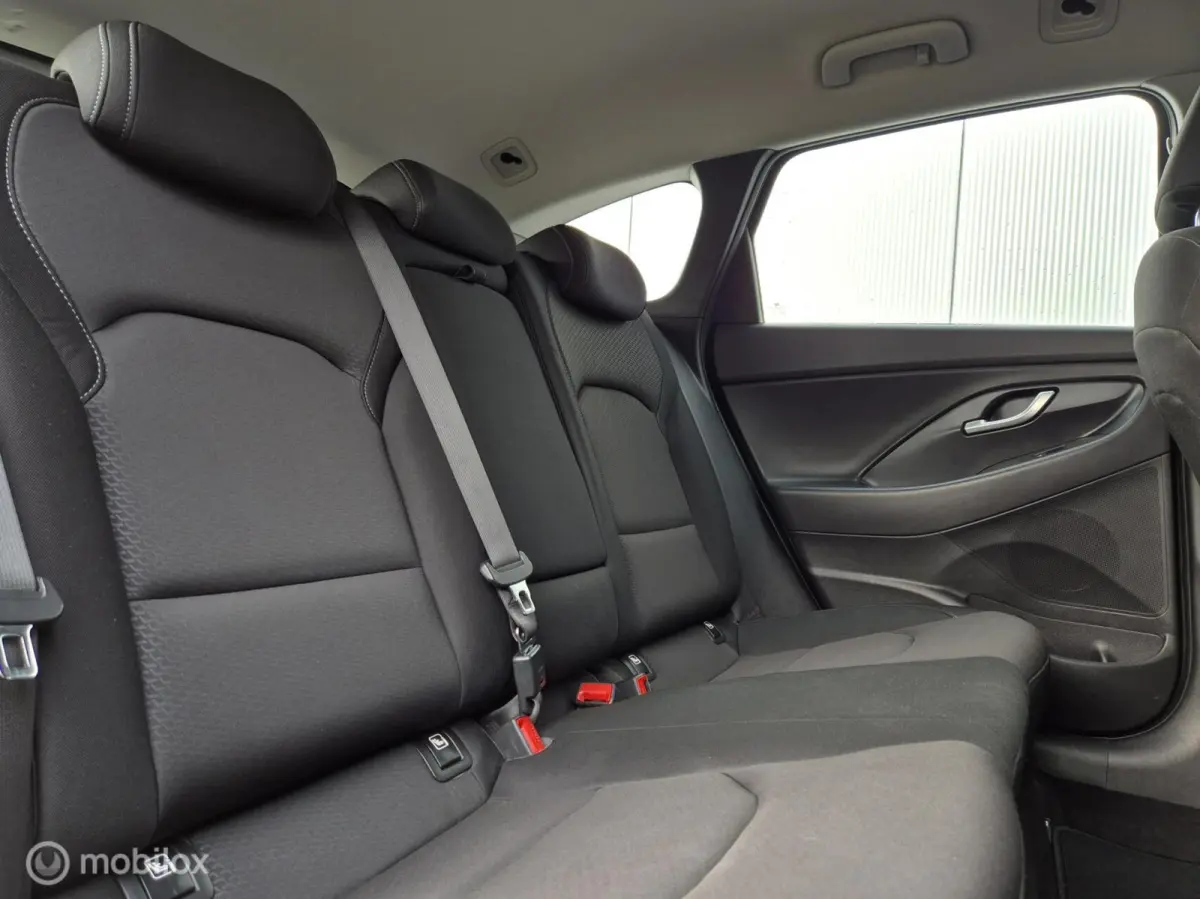 1.0 T-GDI COMFORT/CAMERA/TREKHAAK/LED/15''LMV/CLIMATE/CARPLAY