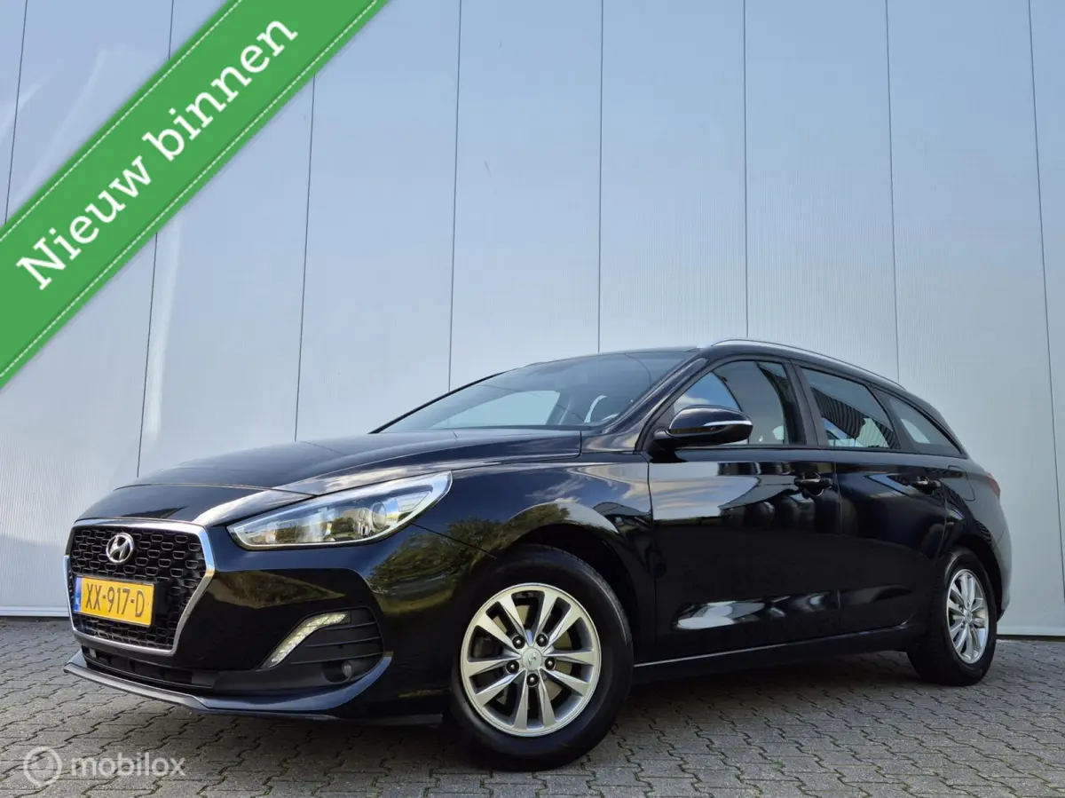 1.0 T-GDI COMFORT/CAMERA/TREKHAAK/LED/15''LMV/CLIMATE/CARPLAY