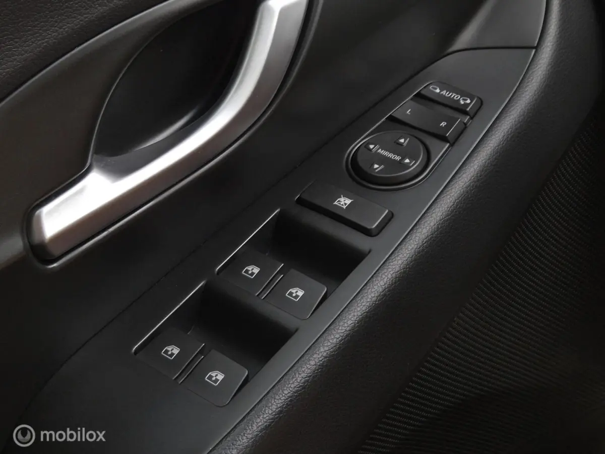 1.0 T-GDI COMFORT/CAMERA/TREKHAAK/LED/15''LMV/CLIMATE/CARPLAY