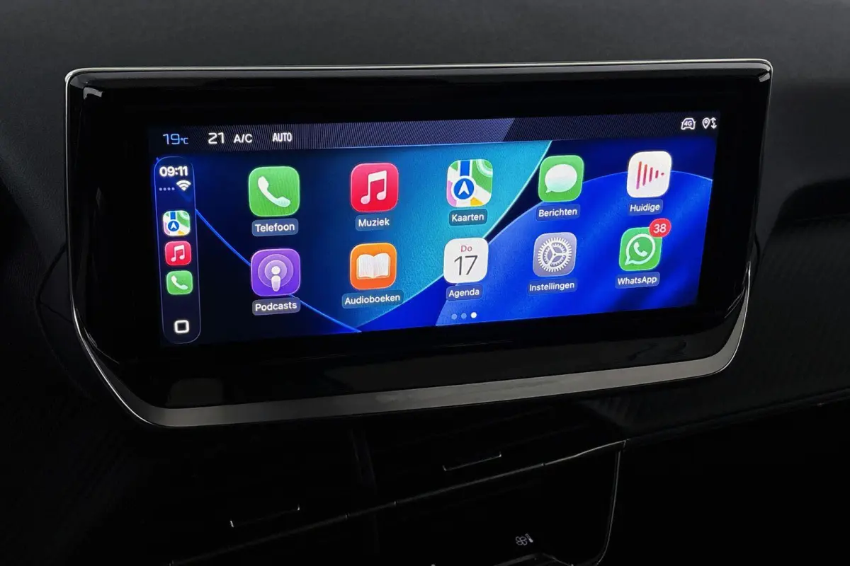 1.2 PureTech 100 Allure Camera Apple CarPlay 17"