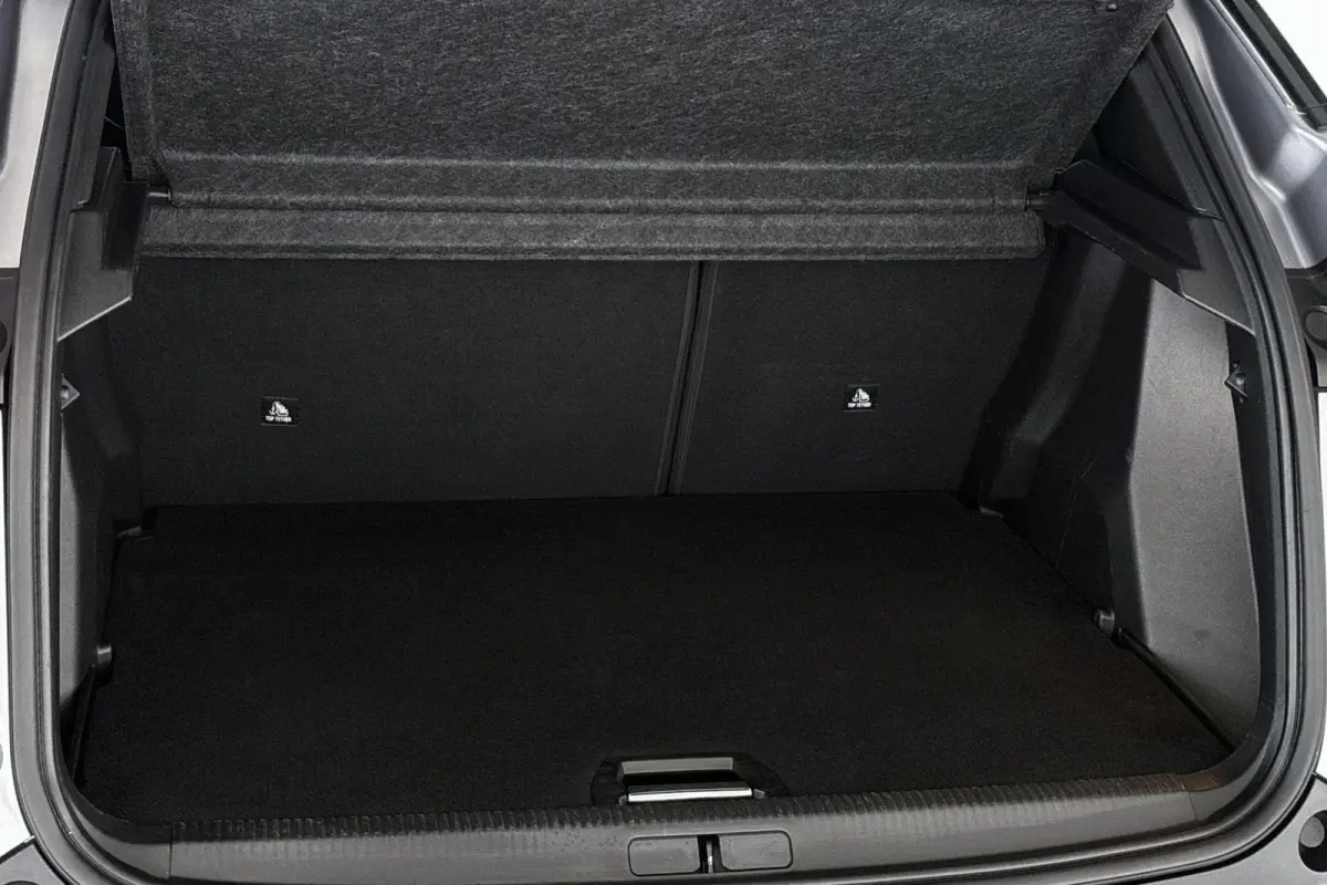 1.2 PureTech 100 Allure Camera Apple CarPlay 17"