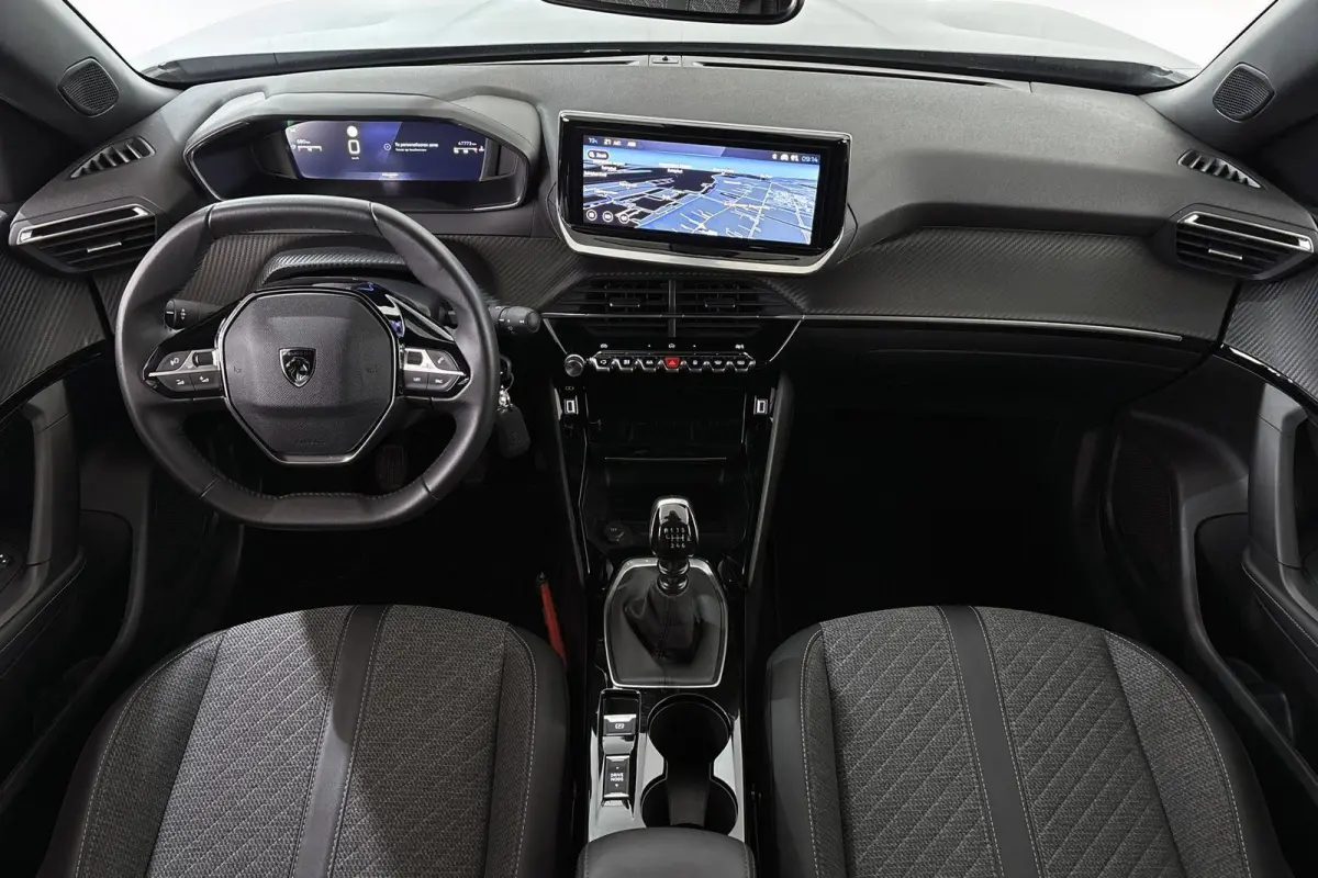 1.2 PureTech 100 Allure Camera Apple CarPlay 17"