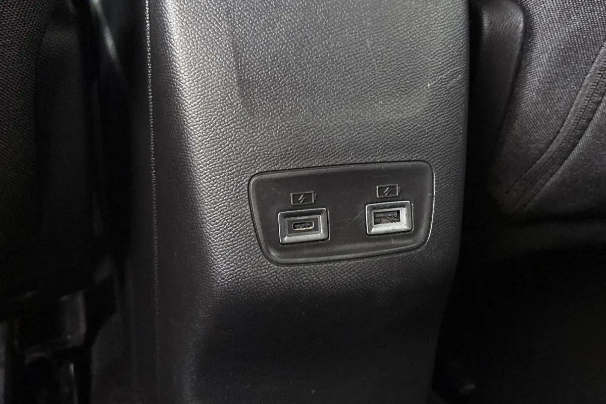 1.2 PureTech 100 Allure Camera Apple CarPlay 17"