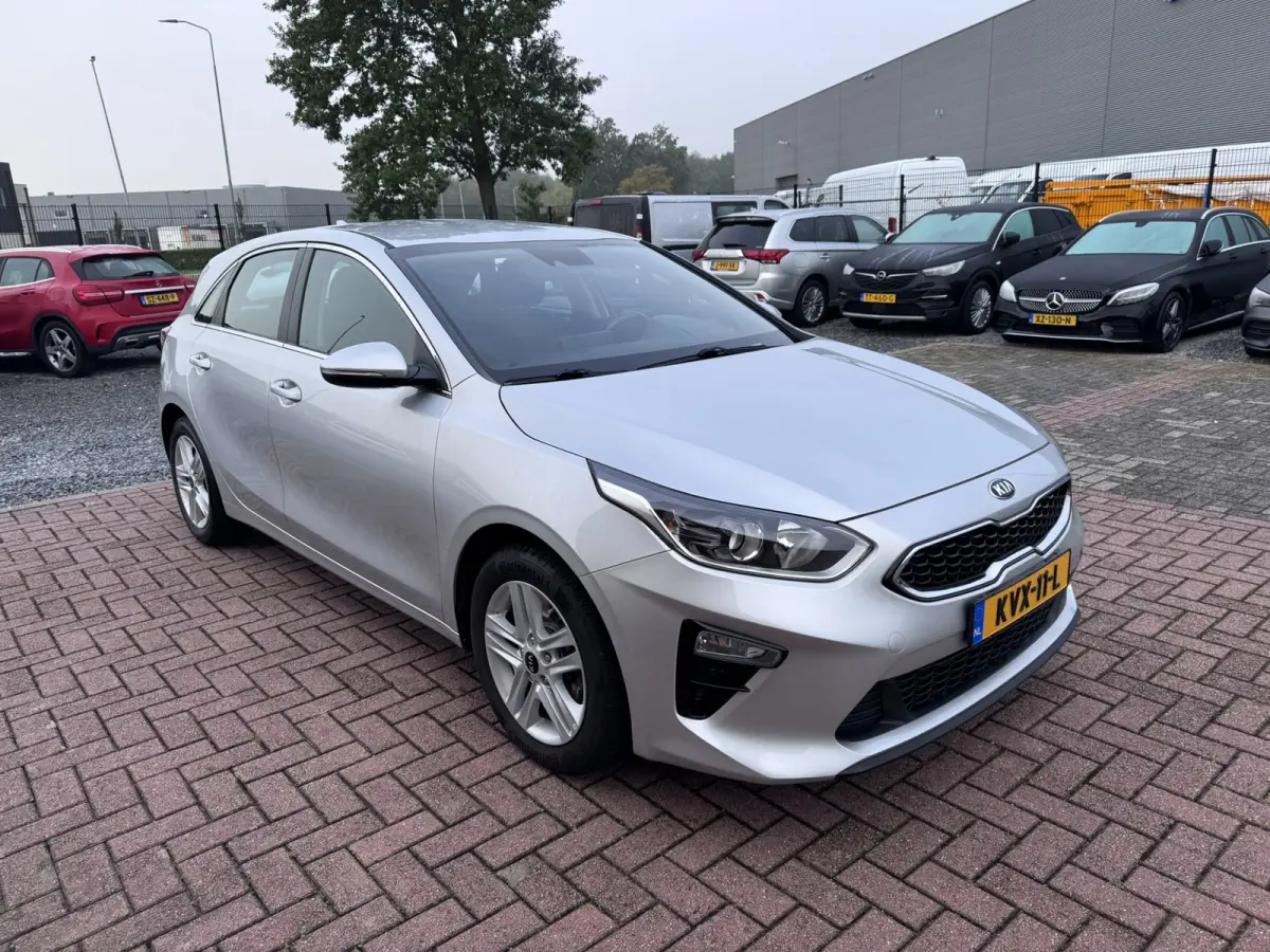 1.6 CRDi DynamicLine, Euro 6, Marge, Apple Carplay, Hatchback