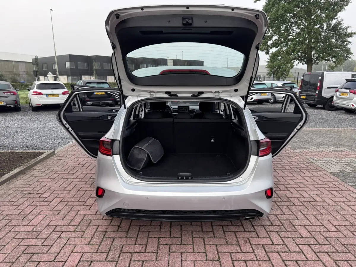 1.6 CRDi DynamicLine, Euro 6, Marge, Apple Carplay, Hatchback