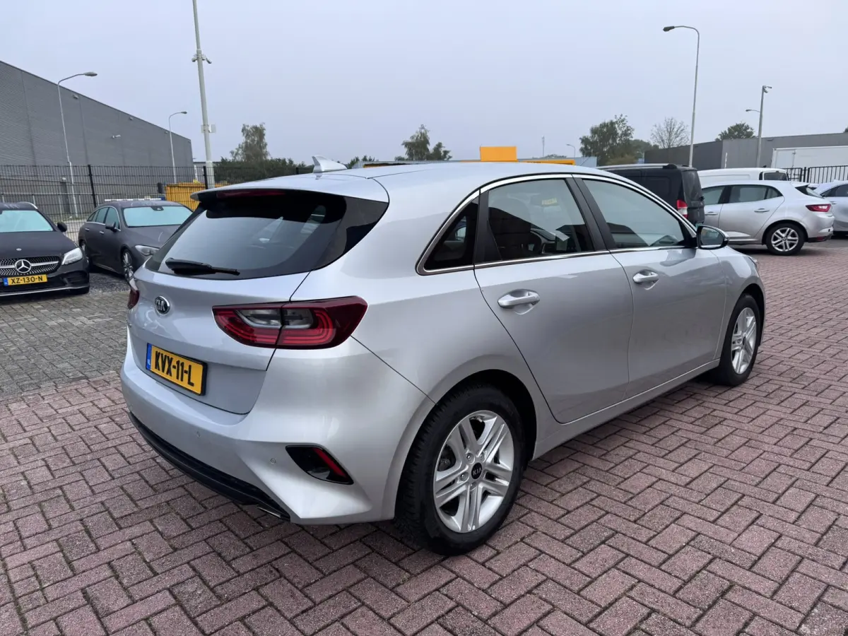 1.6 CRDi DynamicLine, Euro 6, Marge, Apple Carplay, Hatchback