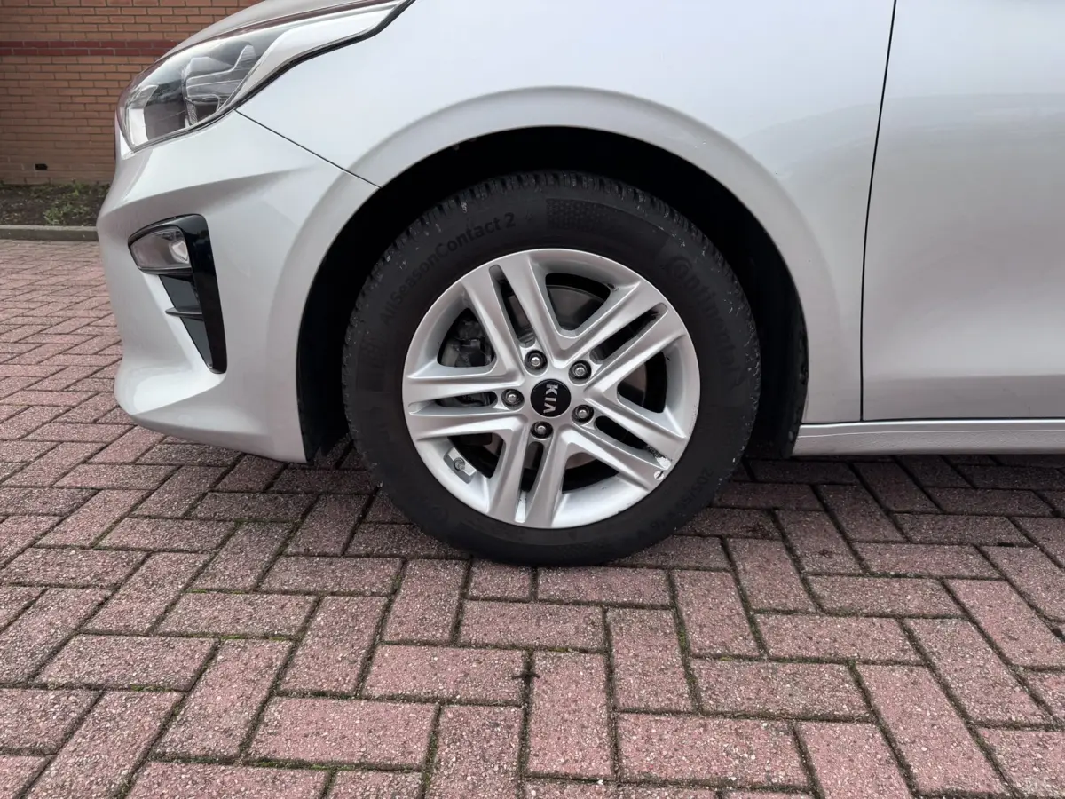 1.6 CRDi DynamicLine, Euro 6, Marge, Apple Carplay, Hatchback