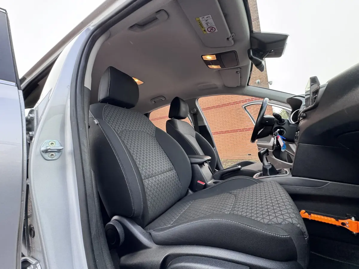 1.6 CRDi DynamicLine, Euro 6, Marge, Apple Carplay, Hatchback