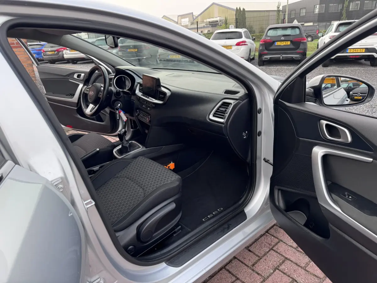 1.6 CRDi DynamicLine, Euro 6, Marge, Apple Carplay, Hatchback