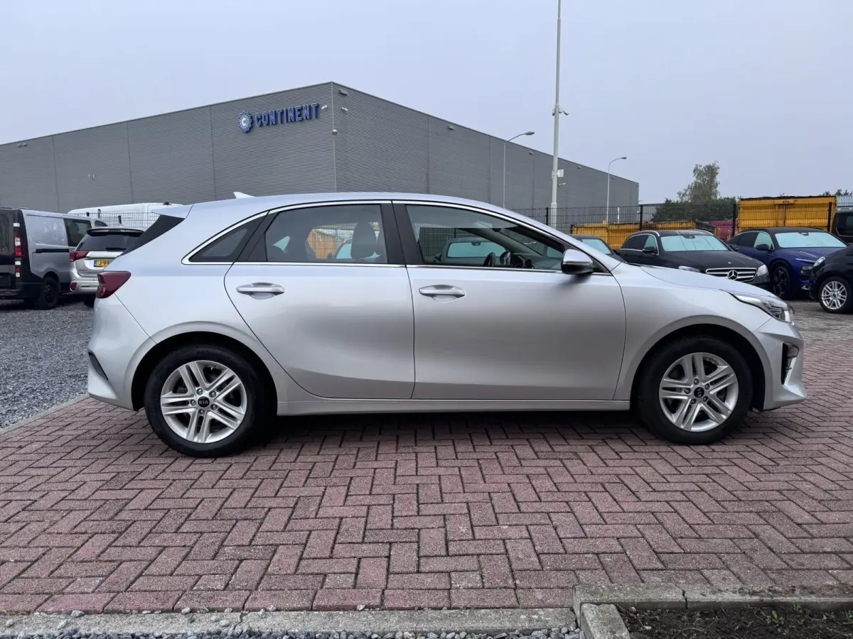 1.6 CRDi DynamicLine, Euro 6, Marge, Apple Carplay, Hatchback