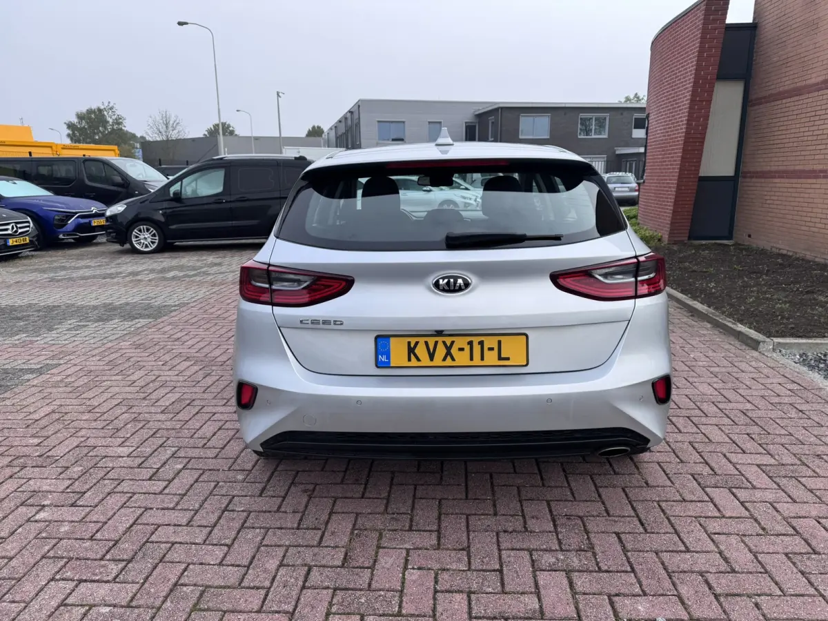 1.6 CRDi DynamicLine, Euro 6, Marge, Apple Carplay, Hatchback