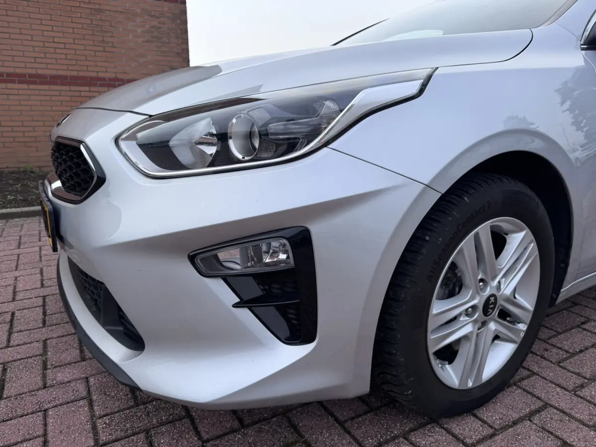 1.6 CRDi DynamicLine, Euro 6, Marge, Apple Carplay, Hatchback