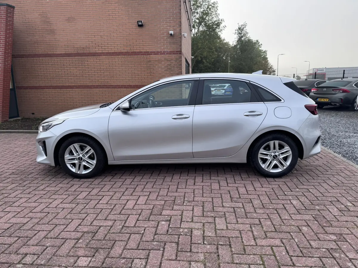 1.6 CRDi DynamicLine, Euro 6, Marge, Apple Carplay, Hatchback