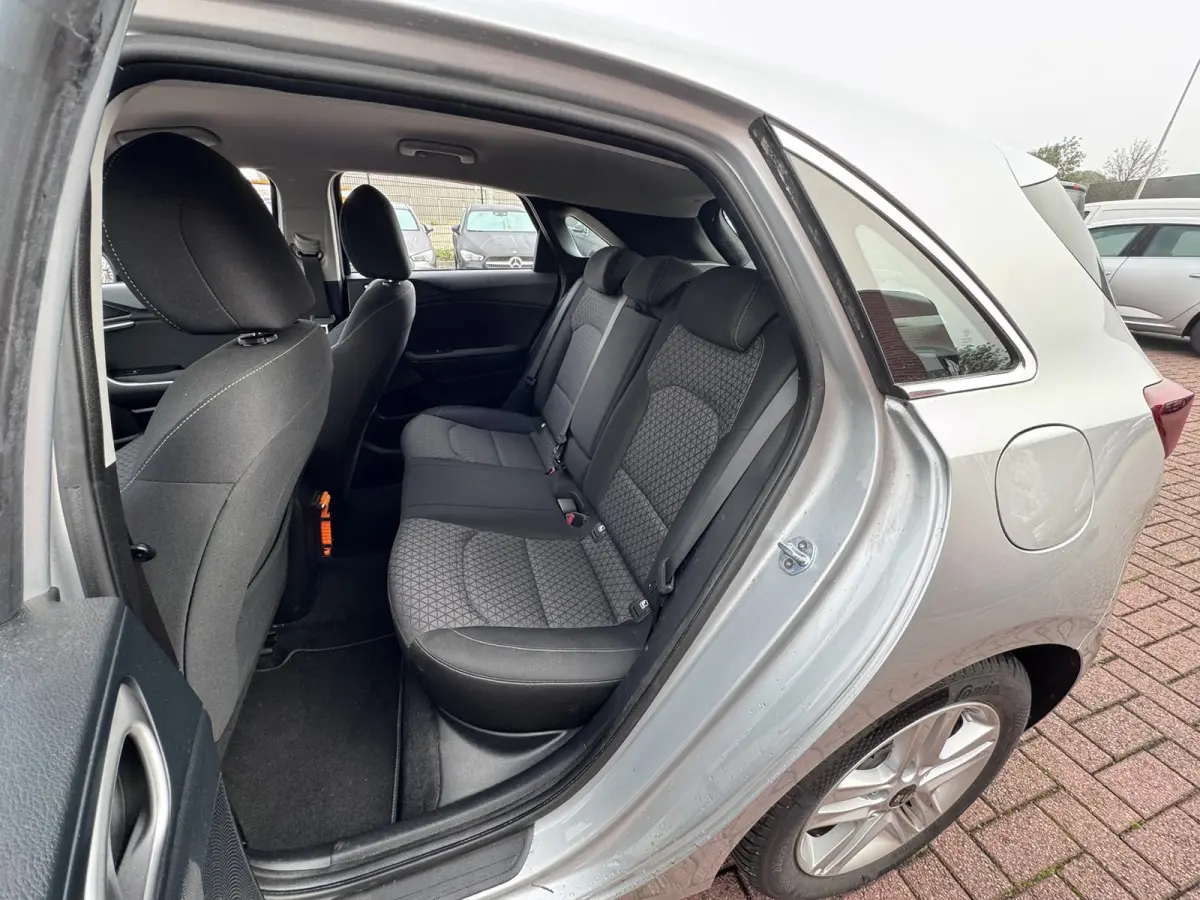 1.6 CRDi DynamicLine, Euro 6, Marge, Apple Carplay, Hatchback