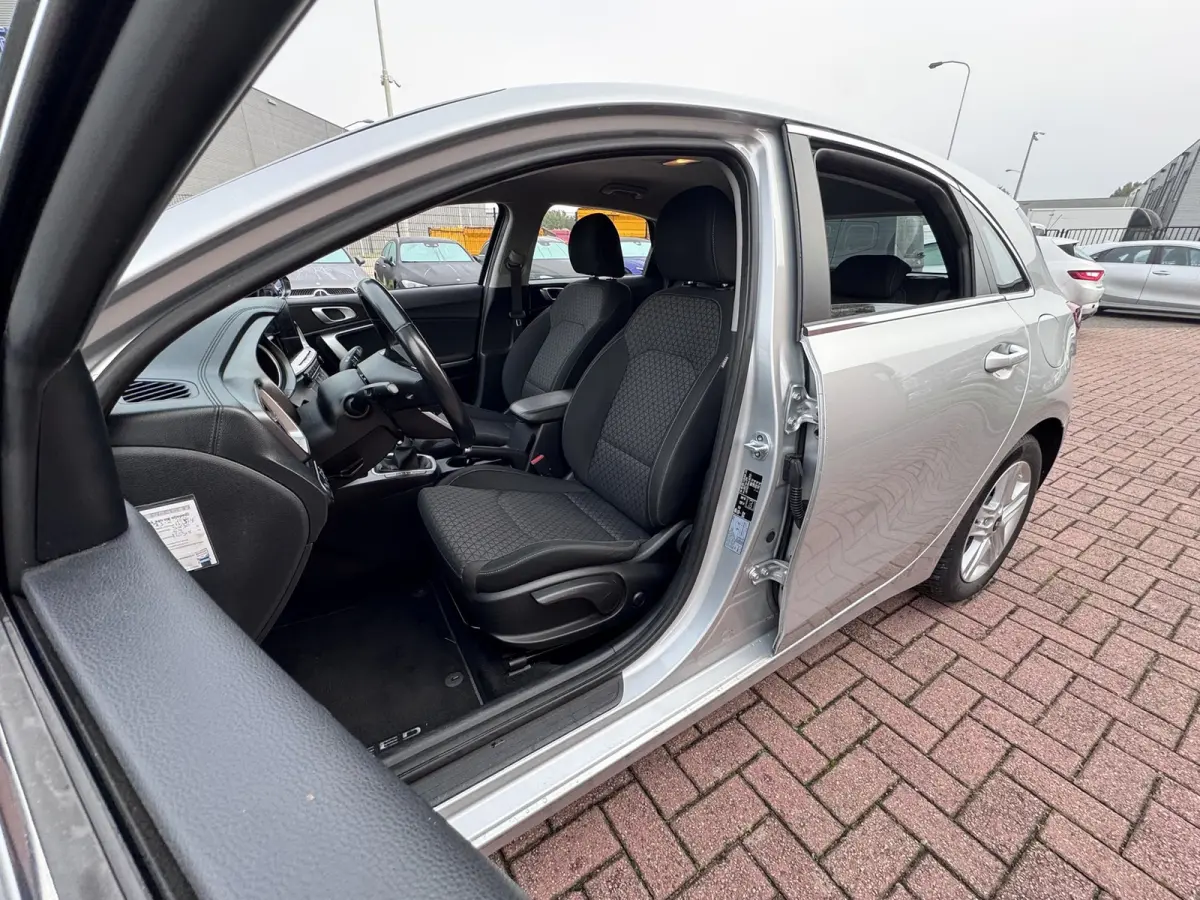 1.6 CRDi DynamicLine, Euro 6, Marge, Apple Carplay, Hatchback