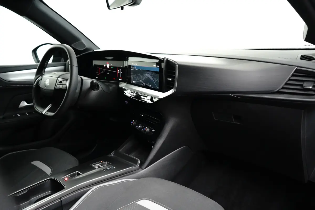 GS 54 kWh Airco | Camera | Cruise Adaptief | DAB | Dode Hoek | Keyless | LED | LMV 18" | PDV V&A | Stuurverwarming |