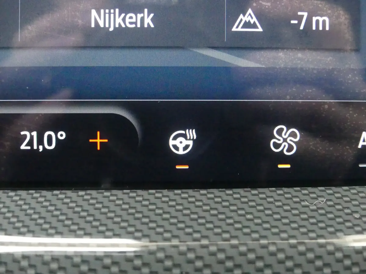 1.0 EcoBoost Hybrid ST Line | CAMERA | STOEL+STUUR+VOORRUITVERWARMING | PARKEERSENSOREN V+A | CRUISE | NAVI | LMV 17" | APPLE CARPLAY / ANDROID AUTO |
