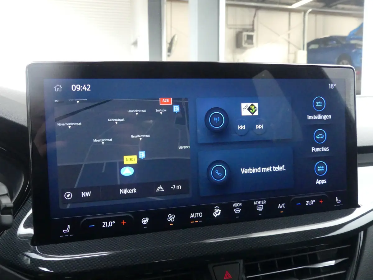 1.0 EcoBoost Hybrid ST Line | CAMERA | STOEL+STUUR+VOORRUITVERWARMING | PARKEERSENSOREN V+A | CRUISE | NAVI | LMV 17" | APPLE CARPLAY / ANDROID AUTO |