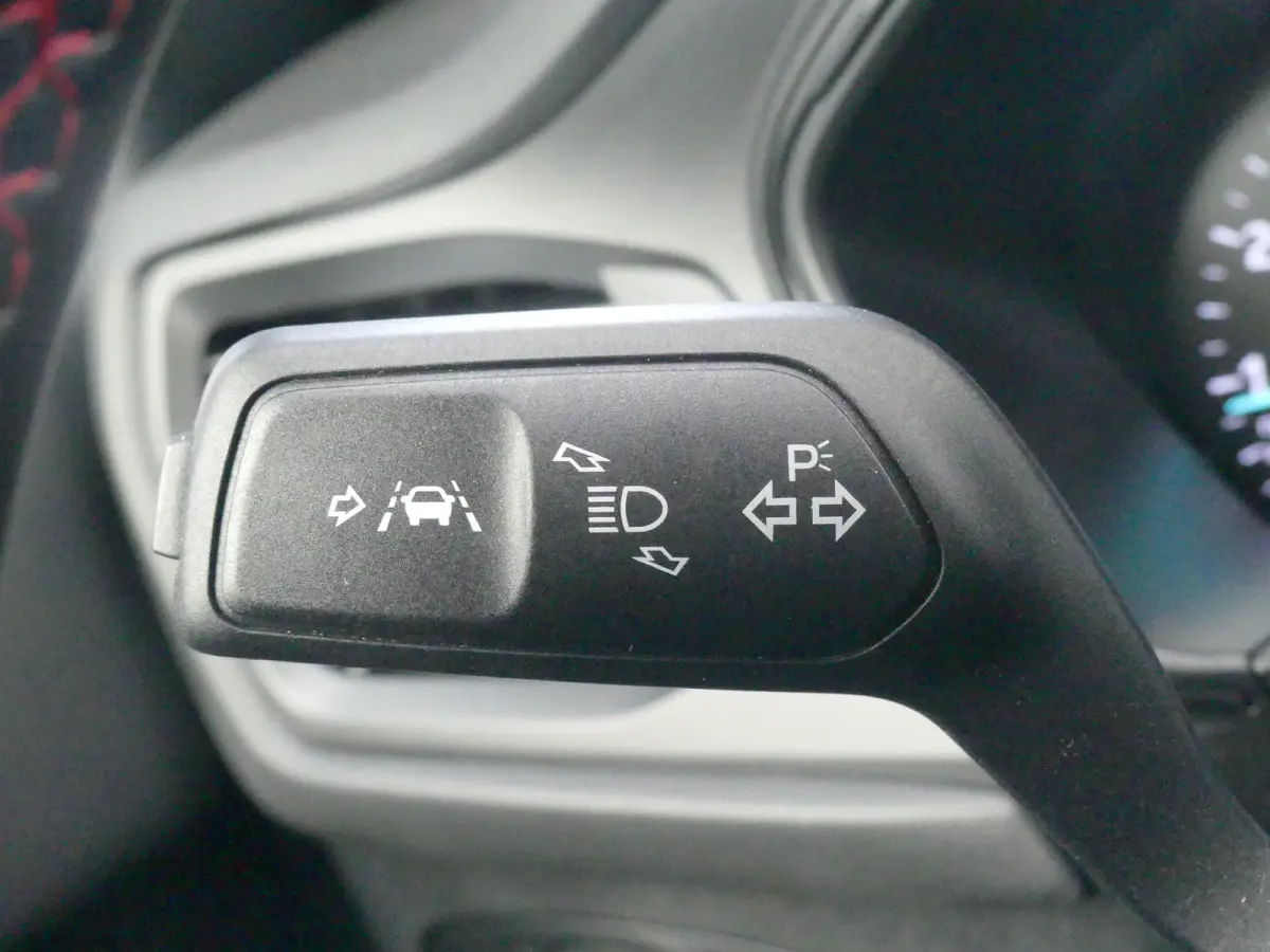 1.0 EcoBoost Hybrid ST Line | CAMERA | STOEL+STUUR+VOORRUITVERWARMING | PARKEERSENSOREN V+A | CRUISE | NAVI | LMV 17" | APPLE CARPLAY / ANDROID AUTO |