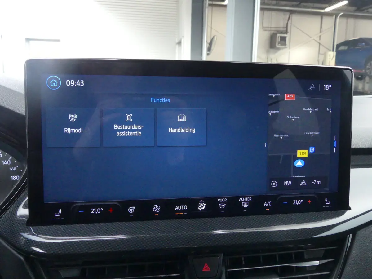 1.0 EcoBoost Hybrid ST Line | CAMERA | STOEL+STUUR+VOORRUITVERWARMING | PARKEERSENSOREN V+A | CRUISE | NAVI | LMV 17" | APPLE CARPLAY / ANDROID AUTO |