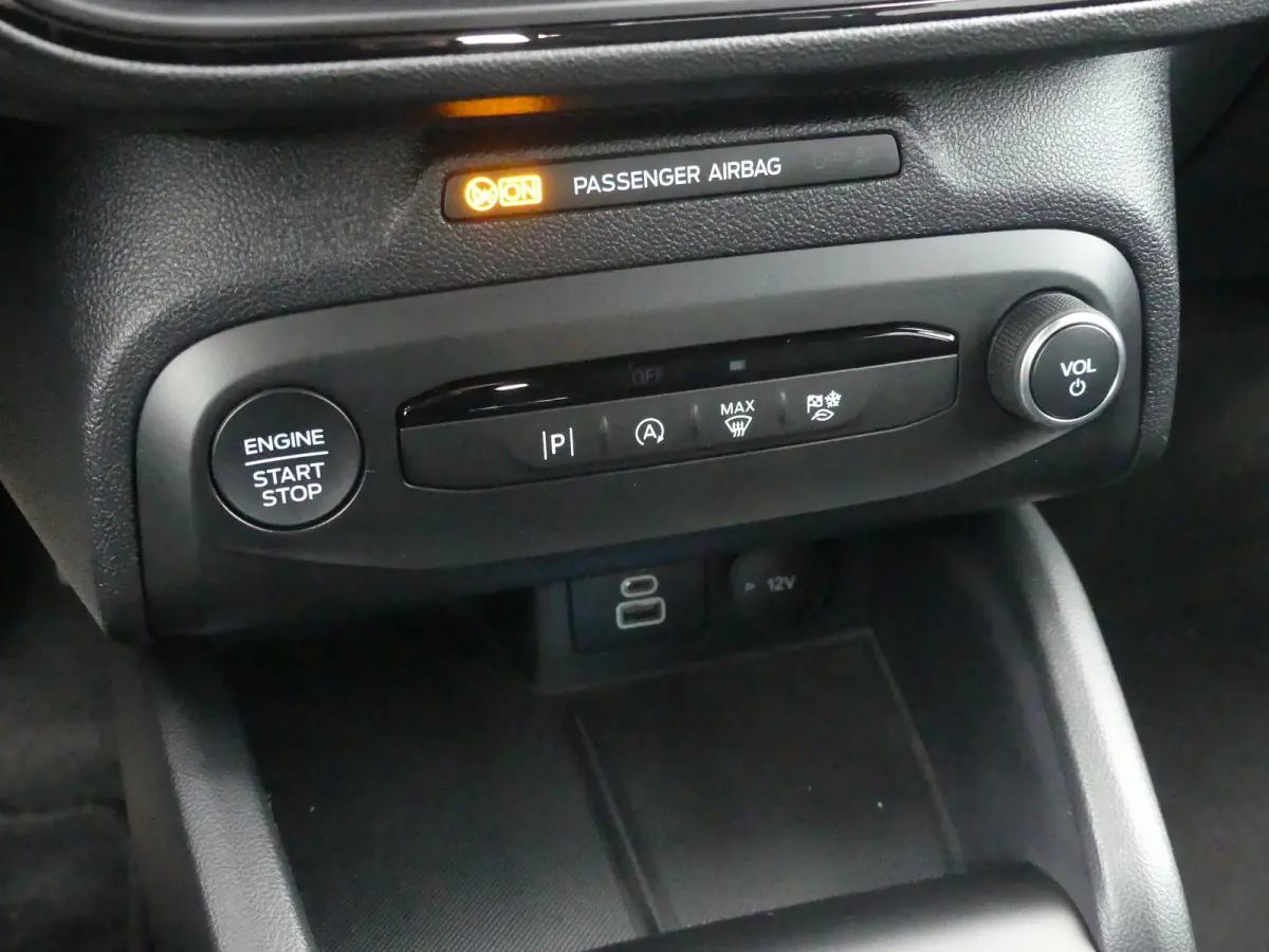 1.0 EcoBoost Hybrid ST Line | CAMERA | STOEL+STUUR+VOORRUITVERWARMING | PARKEERSENSOREN V+A | CRUISE | NAVI | LMV 17" | APPLE CARPLAY / ANDROID AUTO |