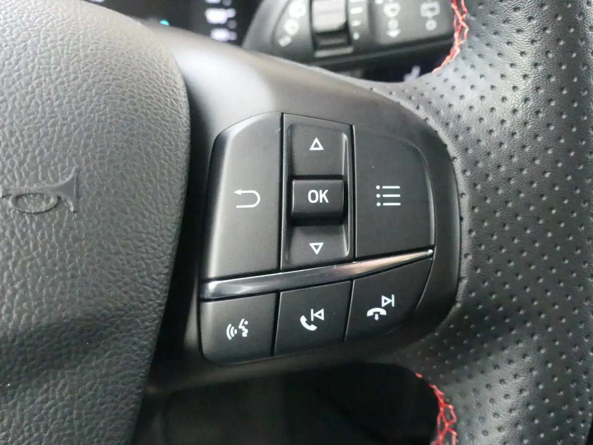 1.0 EcoBoost Hybrid ST Line | CAMERA | STOEL+STUUR+VOORRUITVERWARMING | PARKEERSENSOREN V+A | CRUISE | NAVI | LMV 17" | APPLE CARPLAY / ANDROID AUTO |
