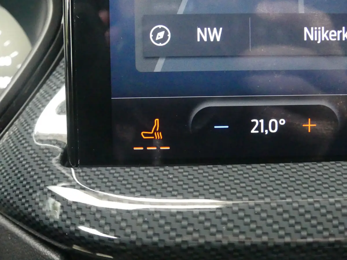 1.0 EcoBoost Hybrid ST Line | CAMERA | STOEL+STUUR+VOORRUITVERWARMING | PARKEERSENSOREN V+A | CRUISE | NAVI | LMV 17" | APPLE CARPLAY / ANDROID AUTO |
