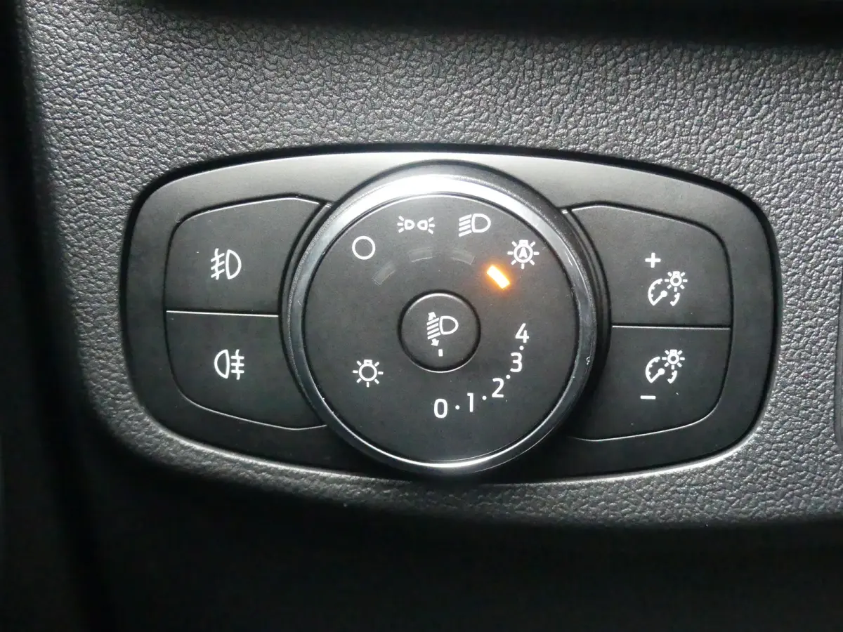 1.0 EcoBoost Hybrid ST Line | CAMERA | STOEL+STUUR+VOORRUITVERWARMING | PARKEERSENSOREN V+A | CRUISE | NAVI | LMV 17" | APPLE CARPLAY / ANDROID AUTO |