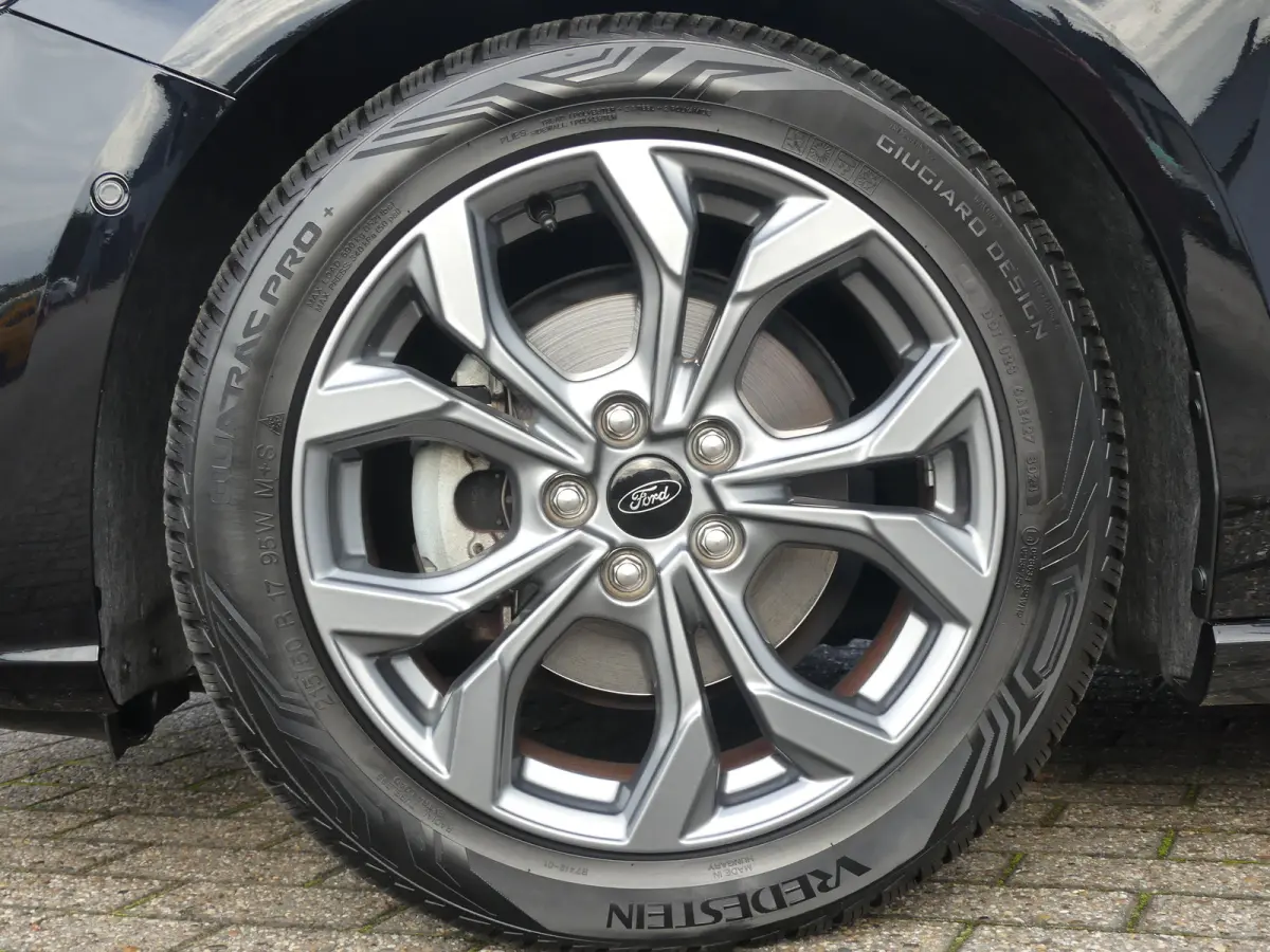 1.0 EcoBoost Hybrid ST Line | CAMERA | STOEL+STUUR+VOORRUITVERWARMING | PARKEERSENSOREN V+A | CRUISE | NAVI | LMV 17" | APPLE CARPLAY / ANDROID AUTO |