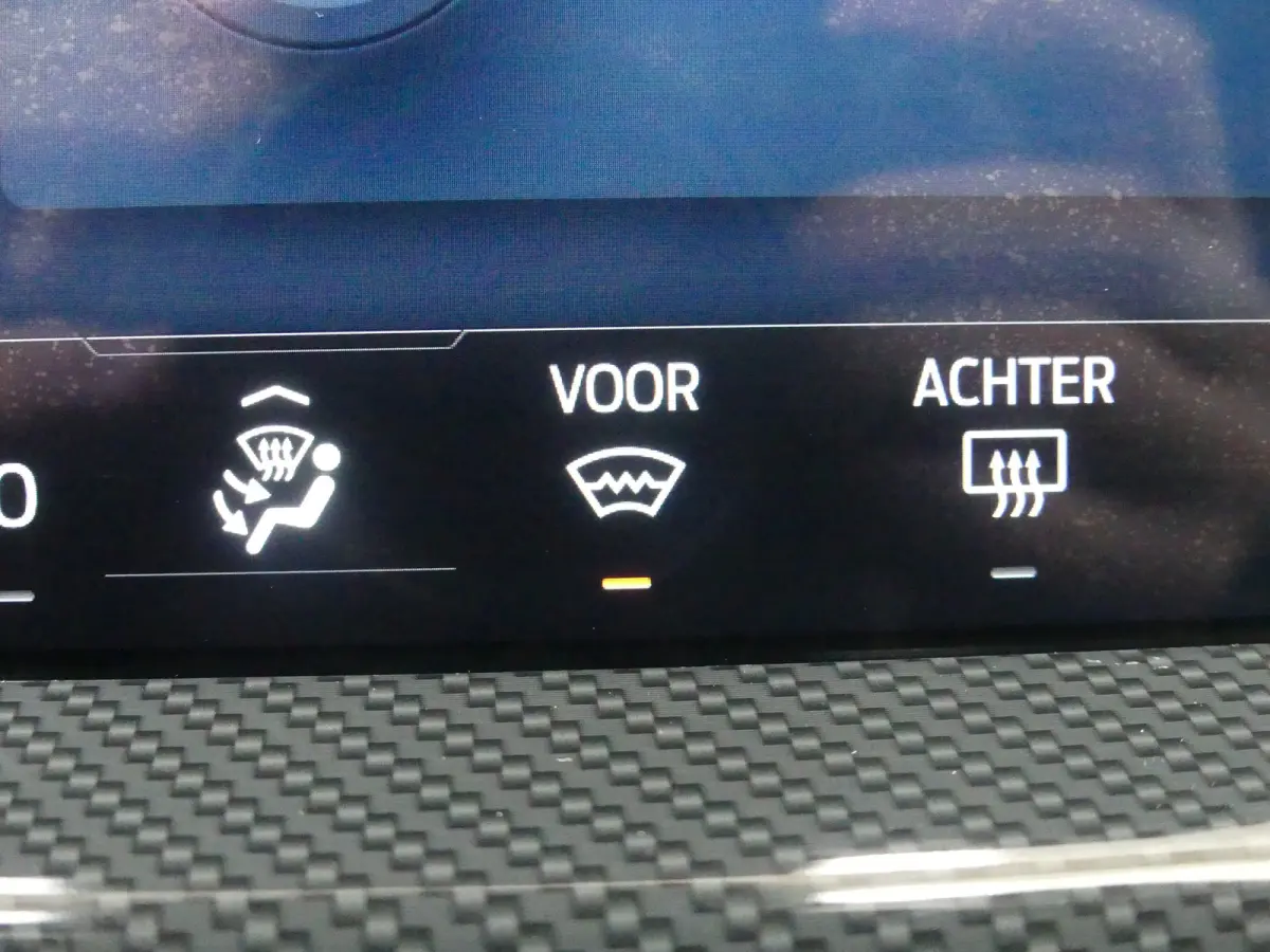 1.0 EcoBoost Hybrid ST Line | CAMERA | STOEL+STUUR+VOORRUITVERWARMING | PARKEERSENSOREN V+A | CRUISE | NAVI | LMV 17" | APPLE CARPLAY / ANDROID AUTO |