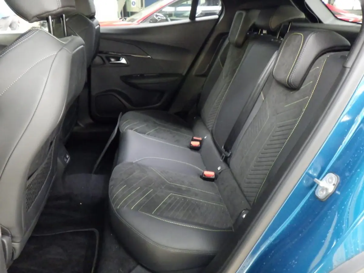 EV GT Avantage 54 kWh | Fase 3 laden | SOH 98% | Massage | Luxe stoelen | Warmtepomp | Navigatie | NL auto | 16.000km |