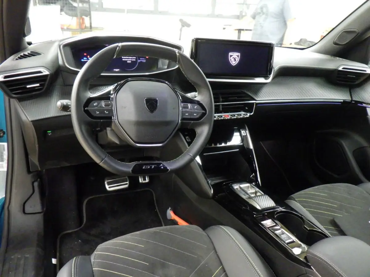 EV GT Avantage 54 kWh | Fase 3 laden | SOH 98% | Massage | Luxe stoelen | Warmtepomp | Navigatie | NL auto | 16.000km |